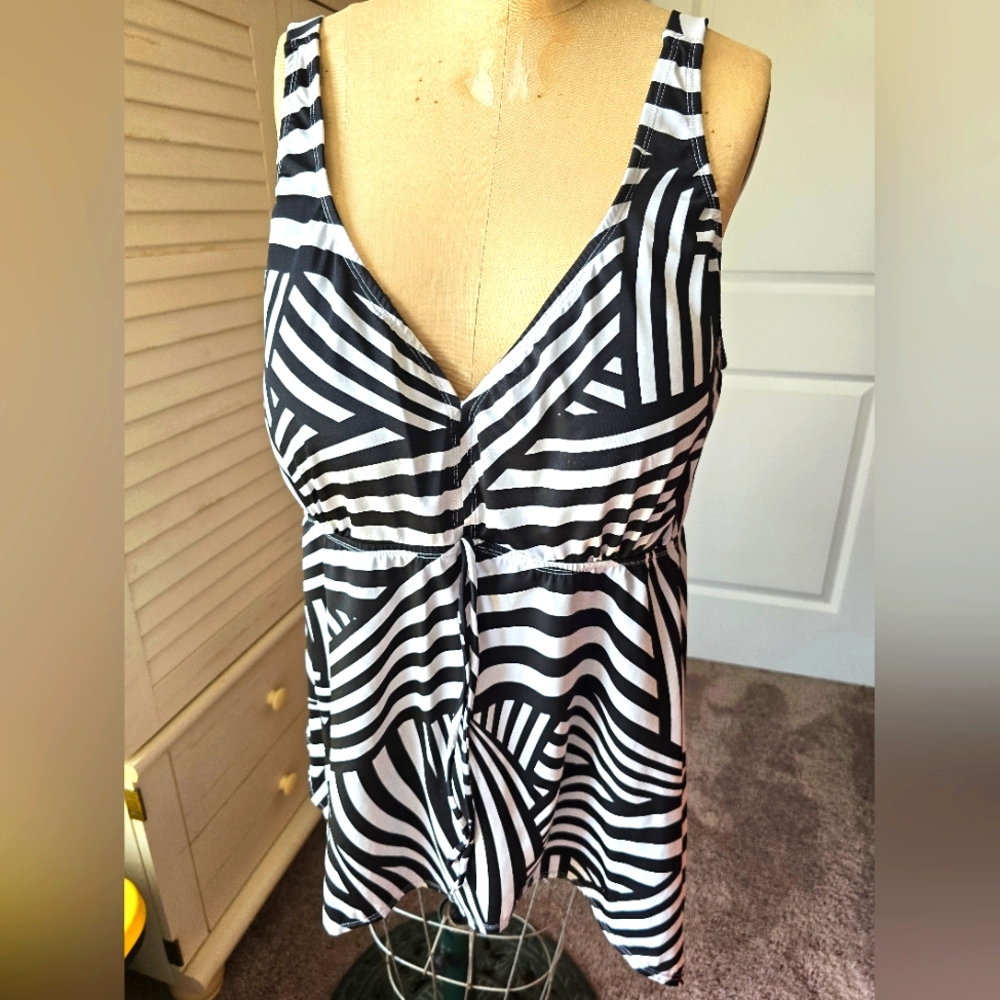 Avenue Striped Women's Tankini Top Size 28W